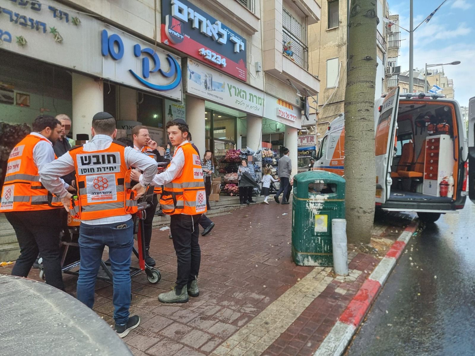 מערכת "אחלה ניוז" עם הדיווח הבא צילום: דוברות איחוד הצלה
