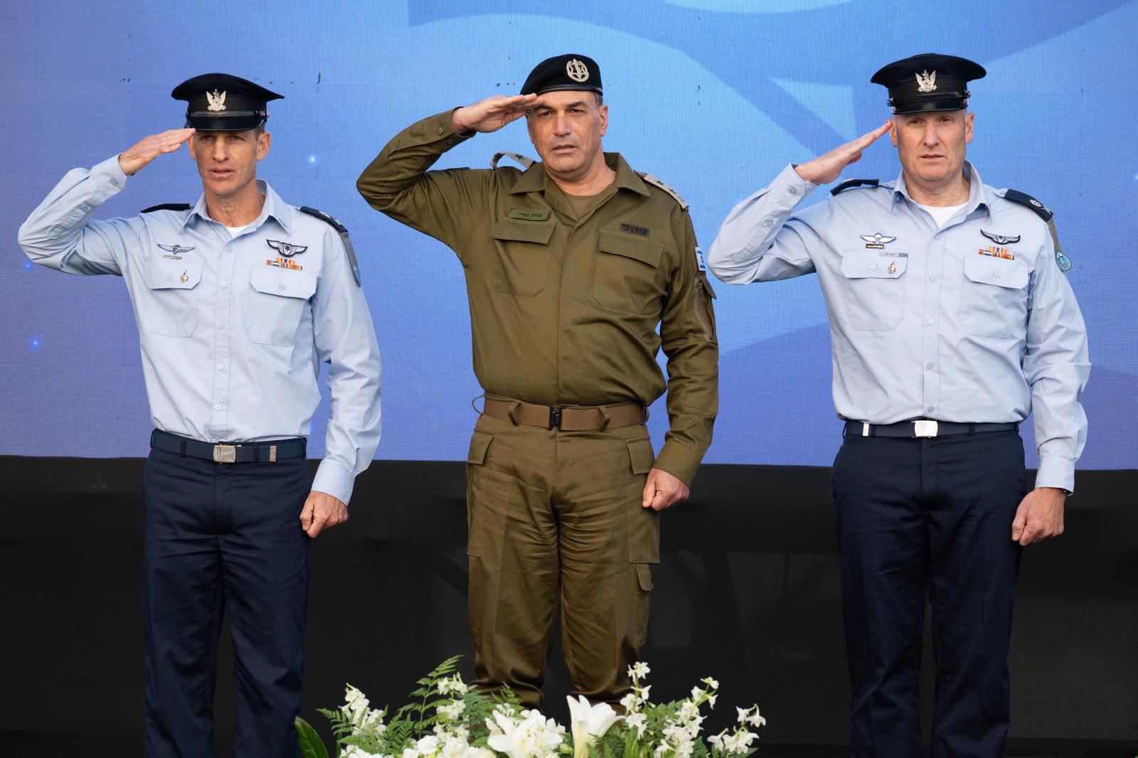 מערכת "אחלה ניוז" עם הדיווח הבא צילום: דובר צה"ל