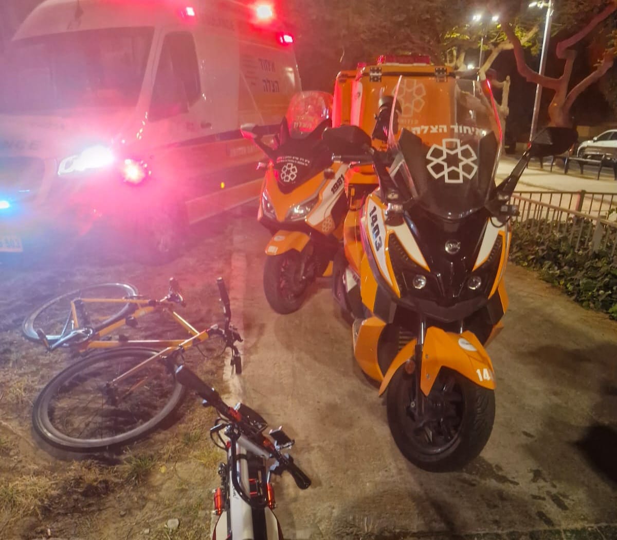 מערכת "אחלה ניוז" עם הדיווח הבא צילום: דוברות איחוד הצלה