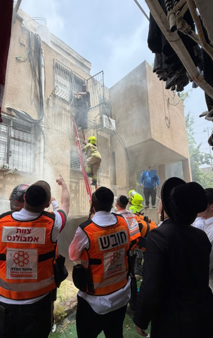 מערכת "אחלה ניוז" עם הדיווח הבא צילום: דוברות איחוד הצלה