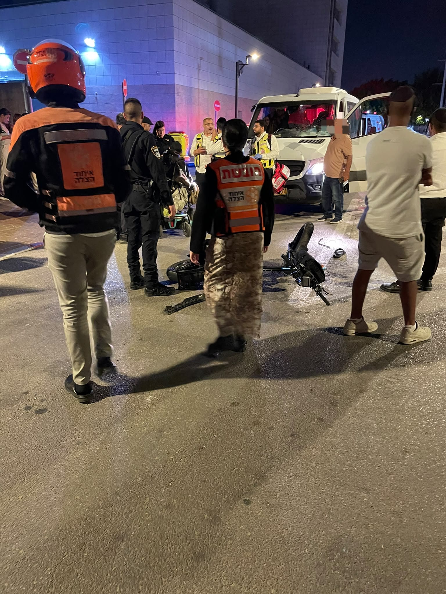 מערכת "אחלה ניוז" עם הדיווח הבא צילום: דוברות איחוד הצלה