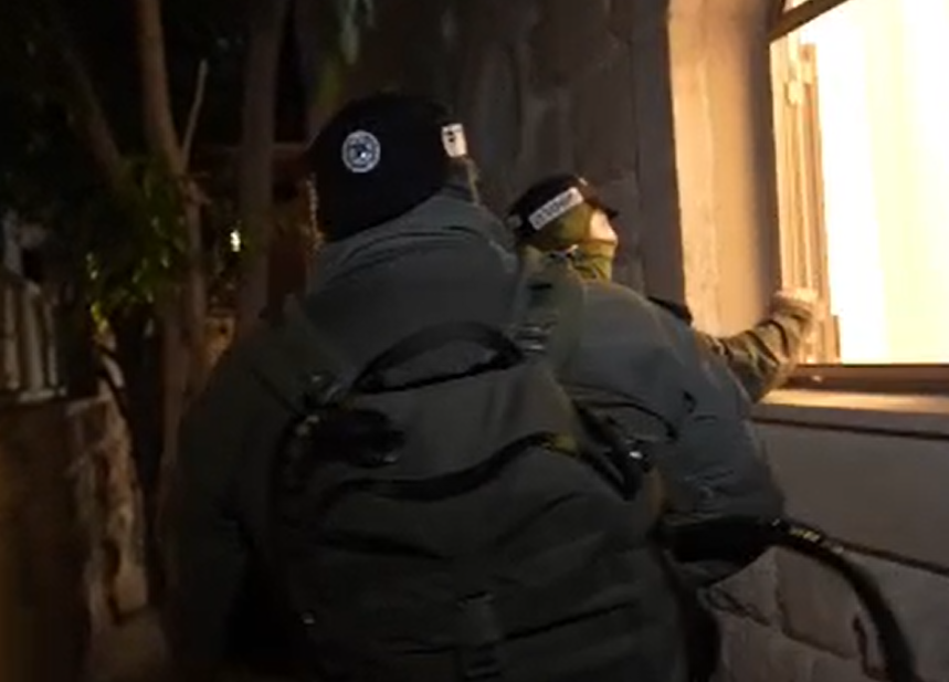מערכת "אחלה ניוז" עם הדיווח הבא צילום: דוברות המשטרה