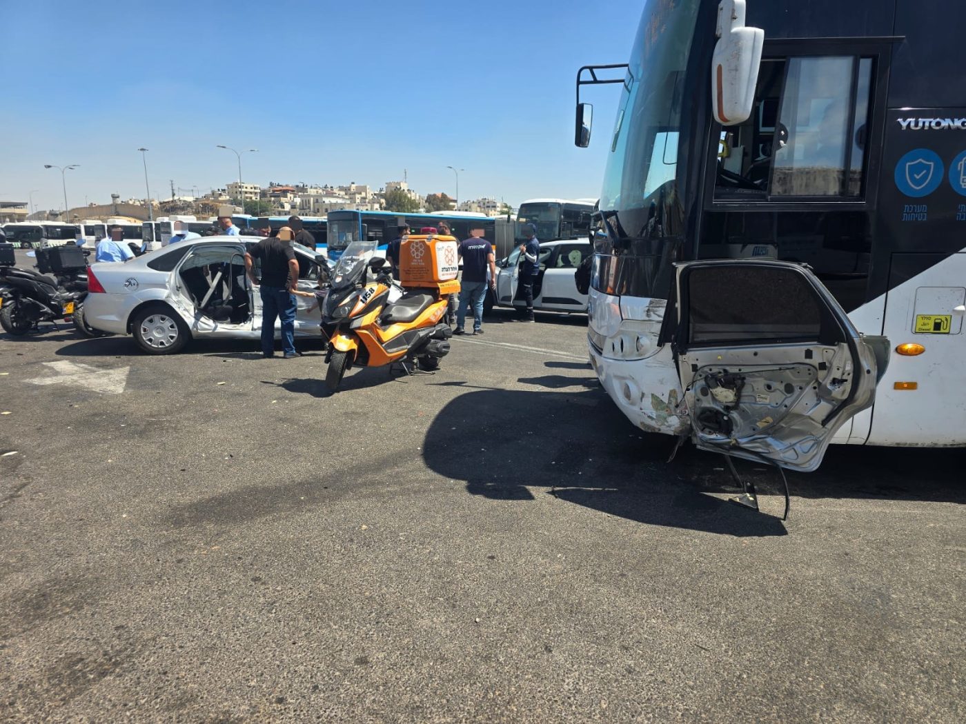 מערכת "אחלה ניוז" עם הדיווח הבא צילום: דוברות איחוד הצלה