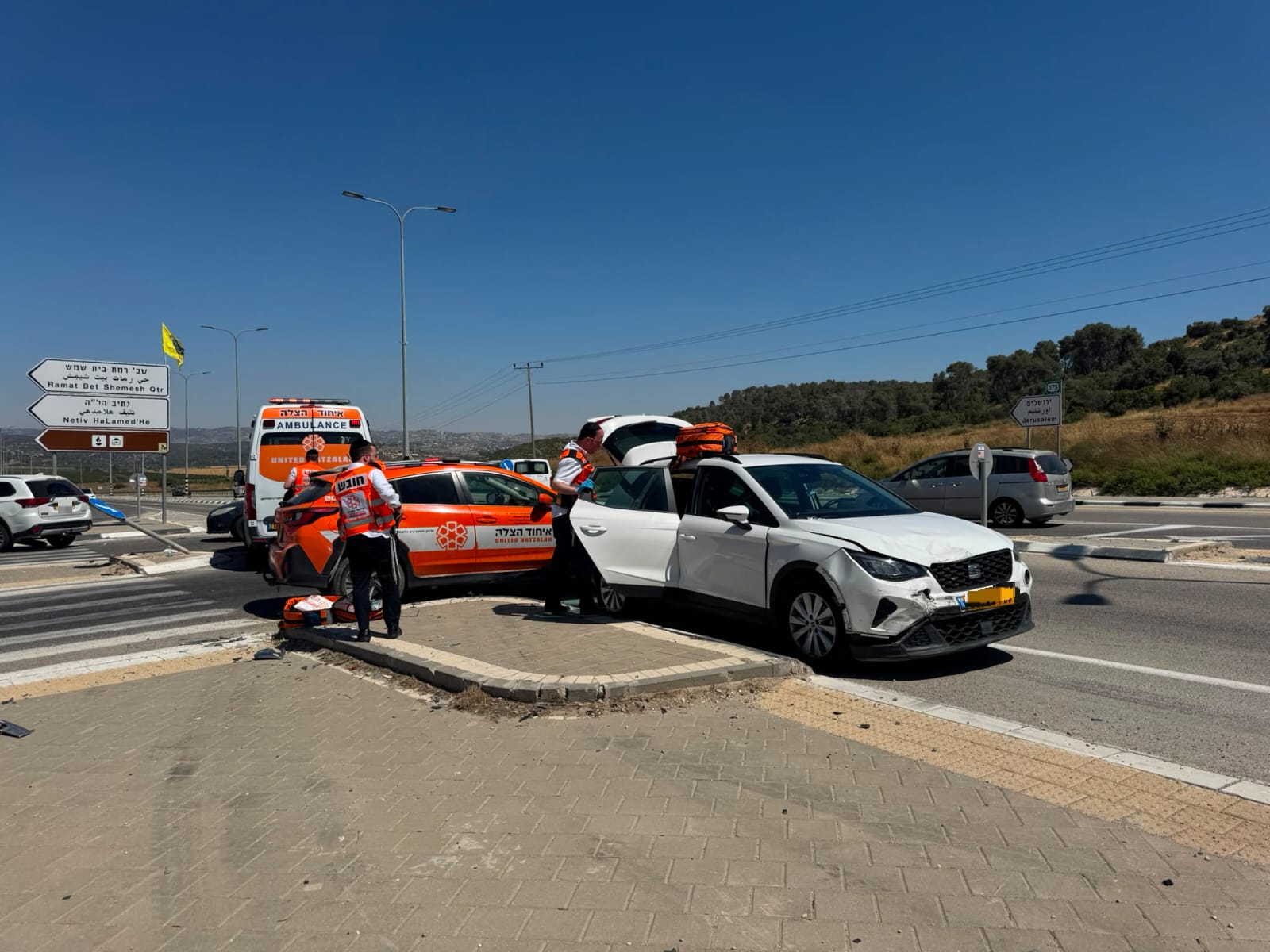 מערכת "אחלה ניוז" עם הדיווח הבא צילום: דוברות איחוד הצלה
