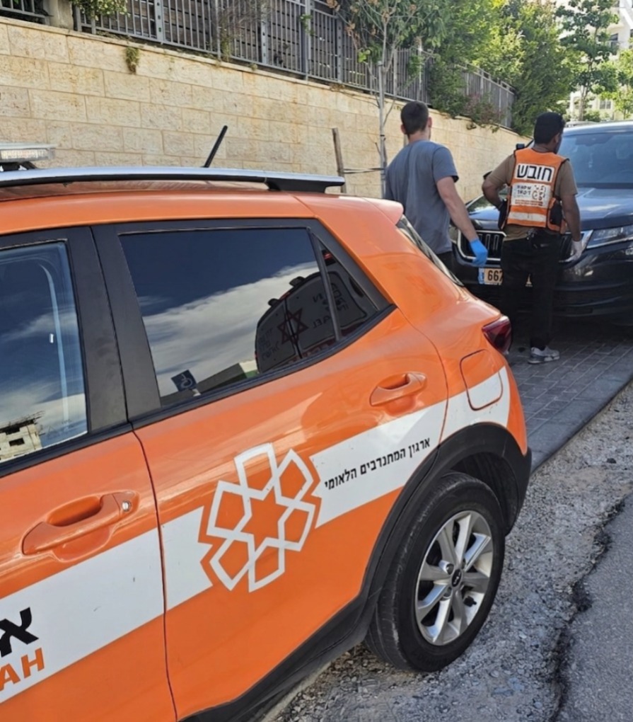 מערכת "אחלה ניוז" עם הדיווח הבא צילום: דוברות איחוד הצלה