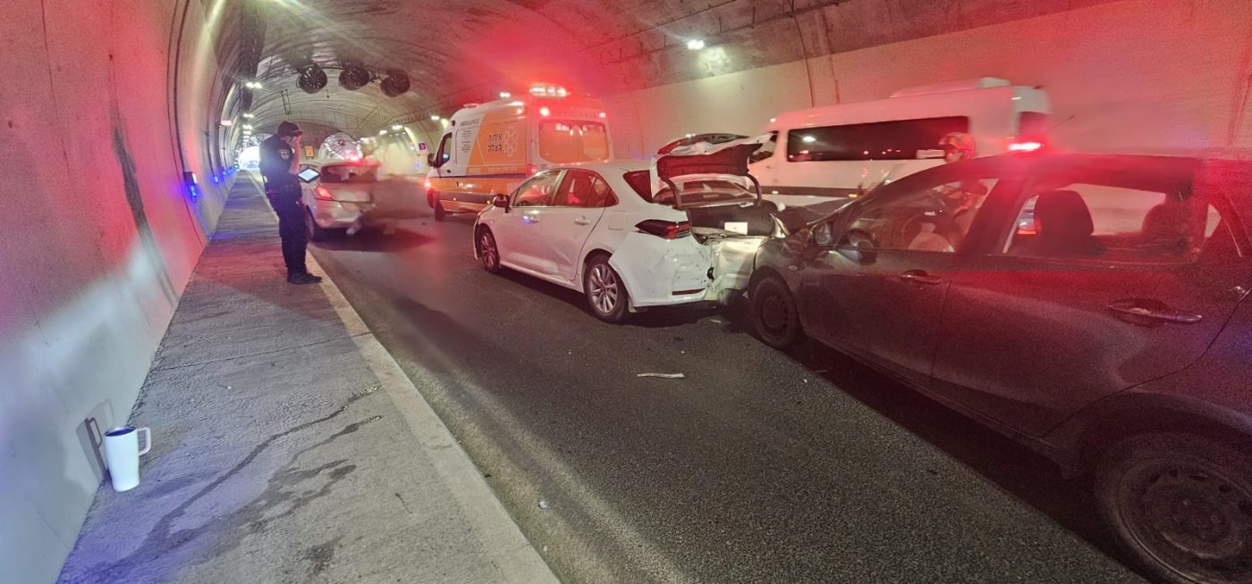 מערכת "אחלה ניוז" עם הדיווח הבא צילום: דוברות איחוד הצלה
