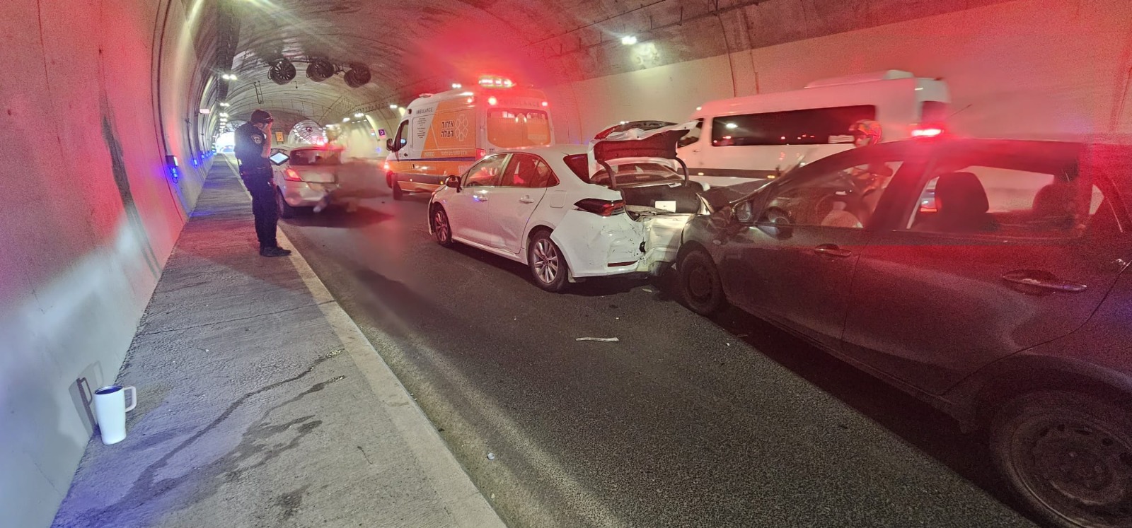 מערכת "אחלה ניוז" עם הדיווח הבא צילום: דוברות איחוד הצלה