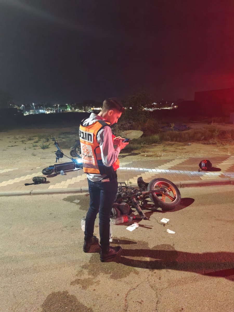 מערכת "אחלה ניוז" עם הדיווח הבא צילום: דוברות איחוד הצלה