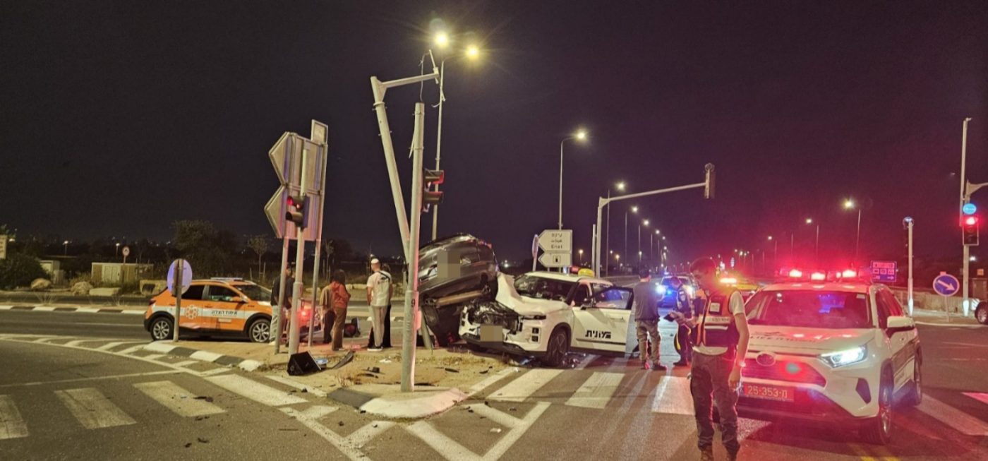 מערכת "אחלה ניוז" עם הדיווח הבא צילום: דוברות איחוד הצלה