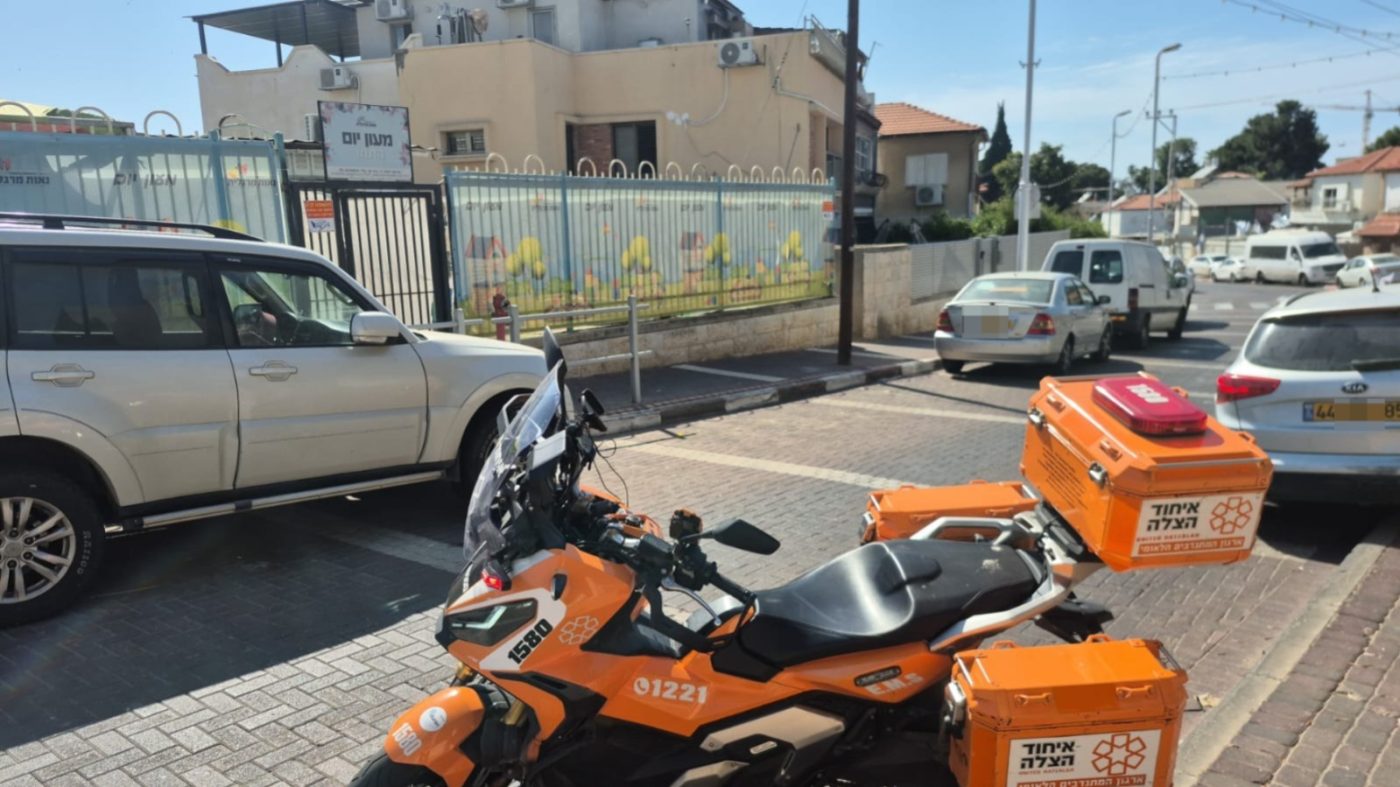 מערכת "אחלה ניוז" עם הדיווח הבא צילום: דוברות איחוד הצלה