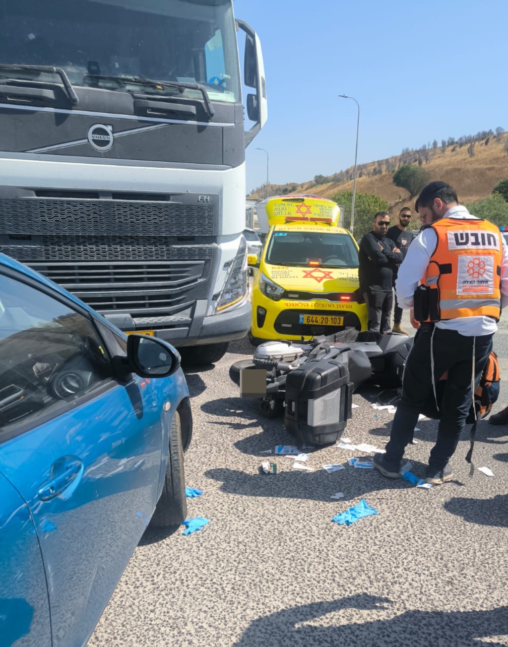מערכת "אחלה ניוז" עם הדיווח הבא צילום: דוברות איחוד הצלה