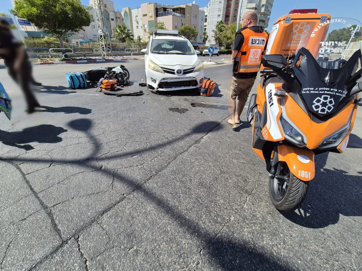 מערכת "אחלה ניוז" עם הדיווח הבא צילום: דוברות איחוד הצלה