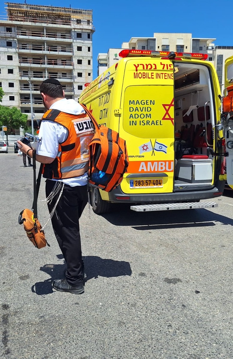 מערכת "אחלה ניוז" עם הדיווח הבא צילום: דוברות איחוד הצלה