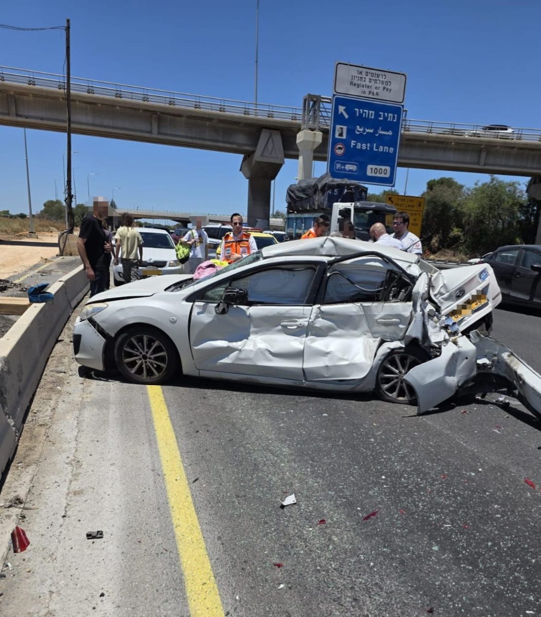 מערכת "אחלה ניוז" עם הדיווח הבא צילום: דוברות איחוד הצלה