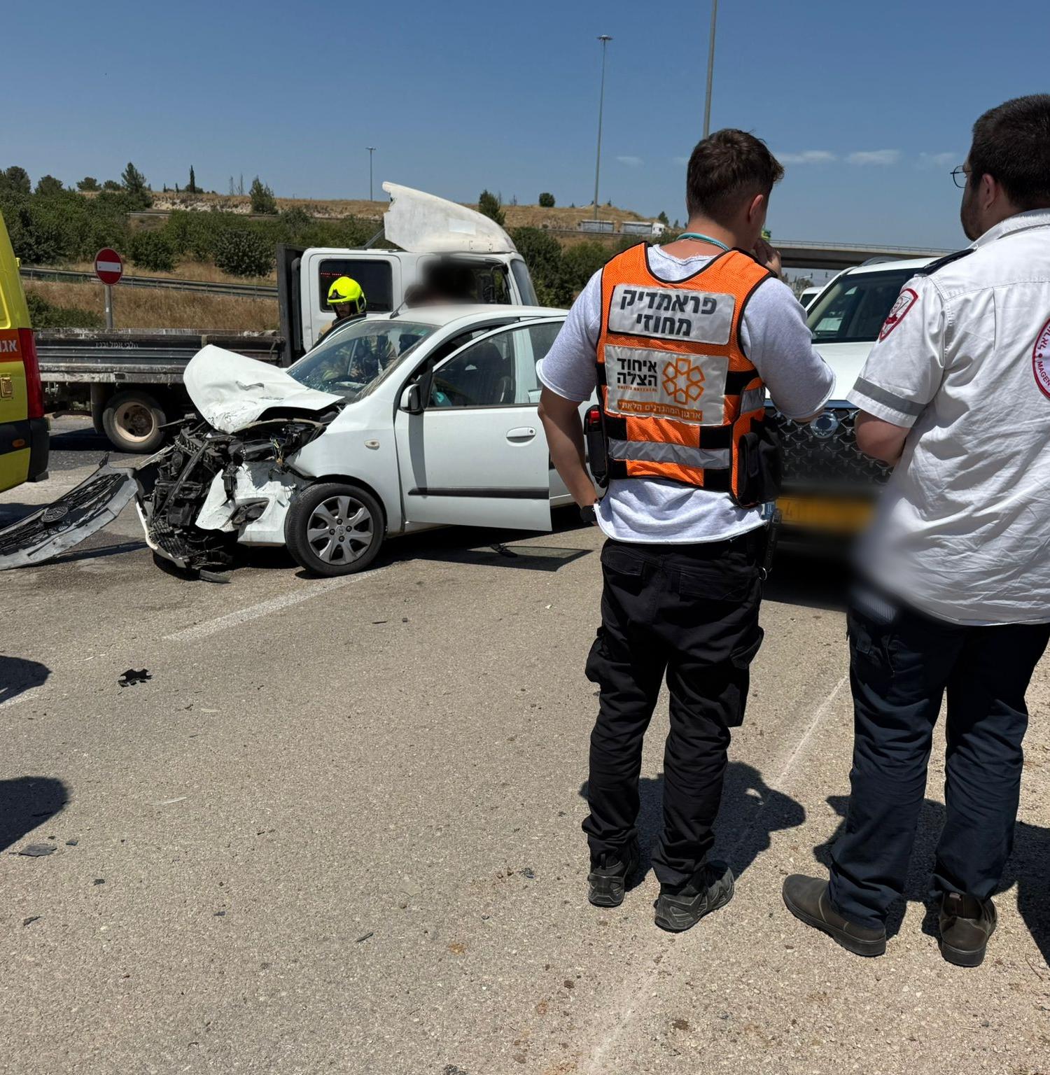 מערכת "אחלה ניוז" עם הדיווח הבא צילום: דוברות איחוד הצלה