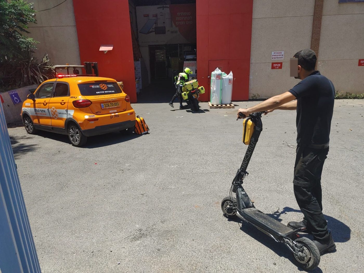 מערכת "אחלה ניוז" עם הדיווח הבא צילום: דוברות איחוד הצלה