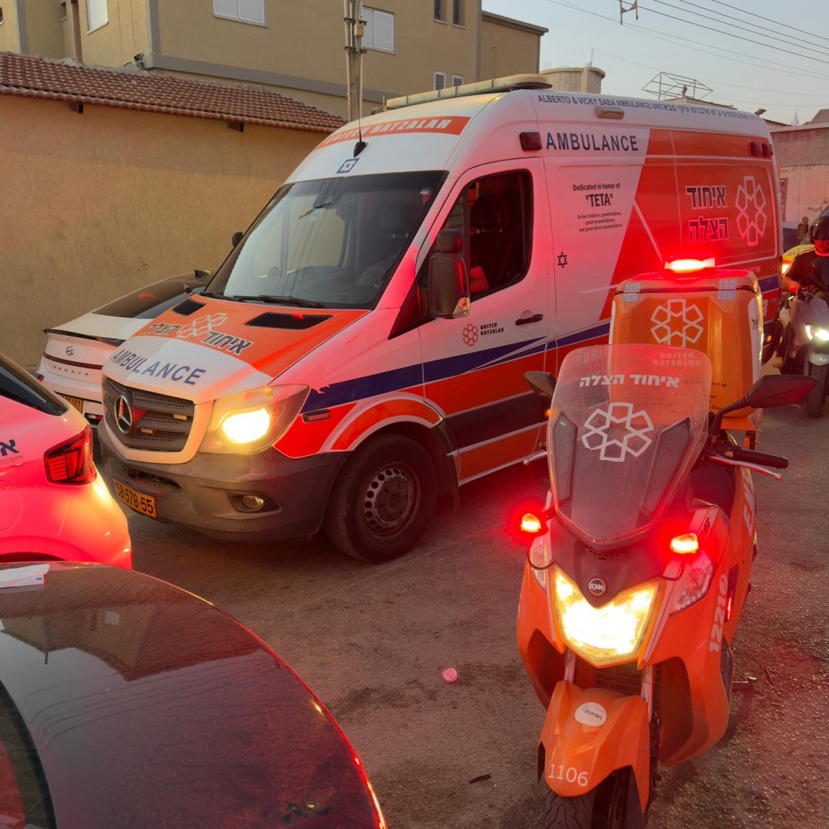 מערכת "אחלה ניוז" עם הדיווח הבא צילום: דוברות איחוד הצלה