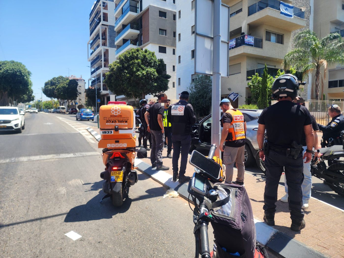 מערכת "אחלה ניוז" עם הדיווח הבא צילום: דוברות איחוד הצלה