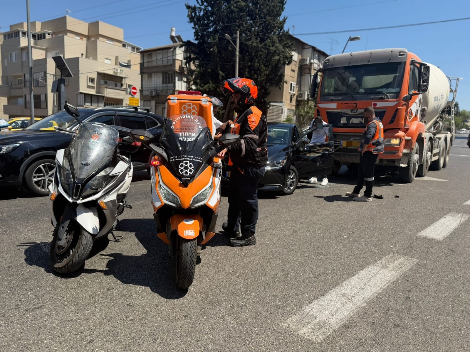 מערכת "אחלה ניוז" עם הדיווח הבא צילום: דוברות איחוד הצלה