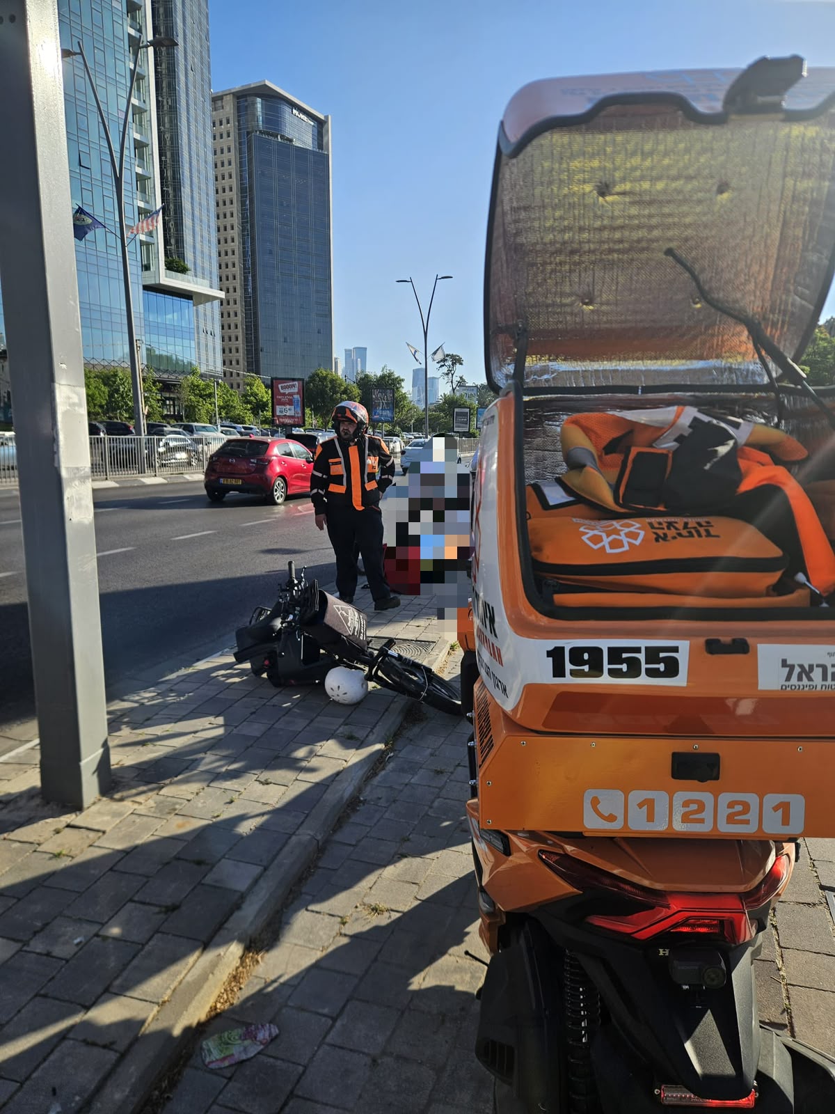 מערכת "אחלה ניוז" עם הדיווח הבא צילום: דוברות איחוד הצלה