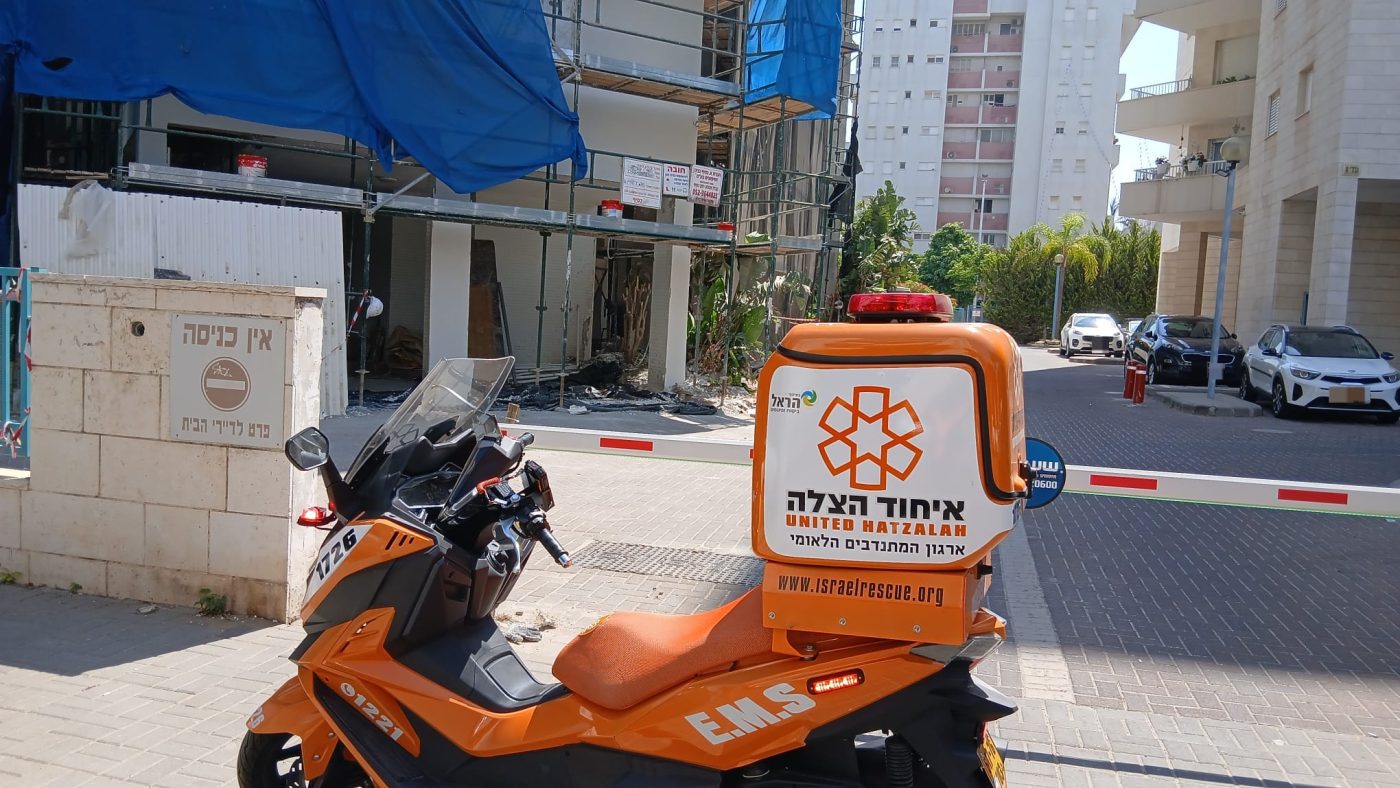 מערכת "אחלה ניוז" עם הדיווח הבא צילום: דוברות איחוד הצלה