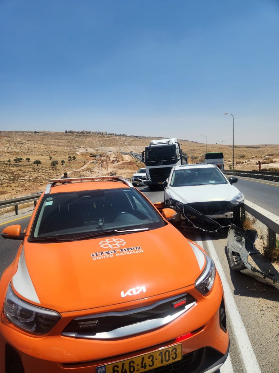 מערכת "אחלה ניוז" עם הדיווח הבא צילום: דוברות איחוד הצלה