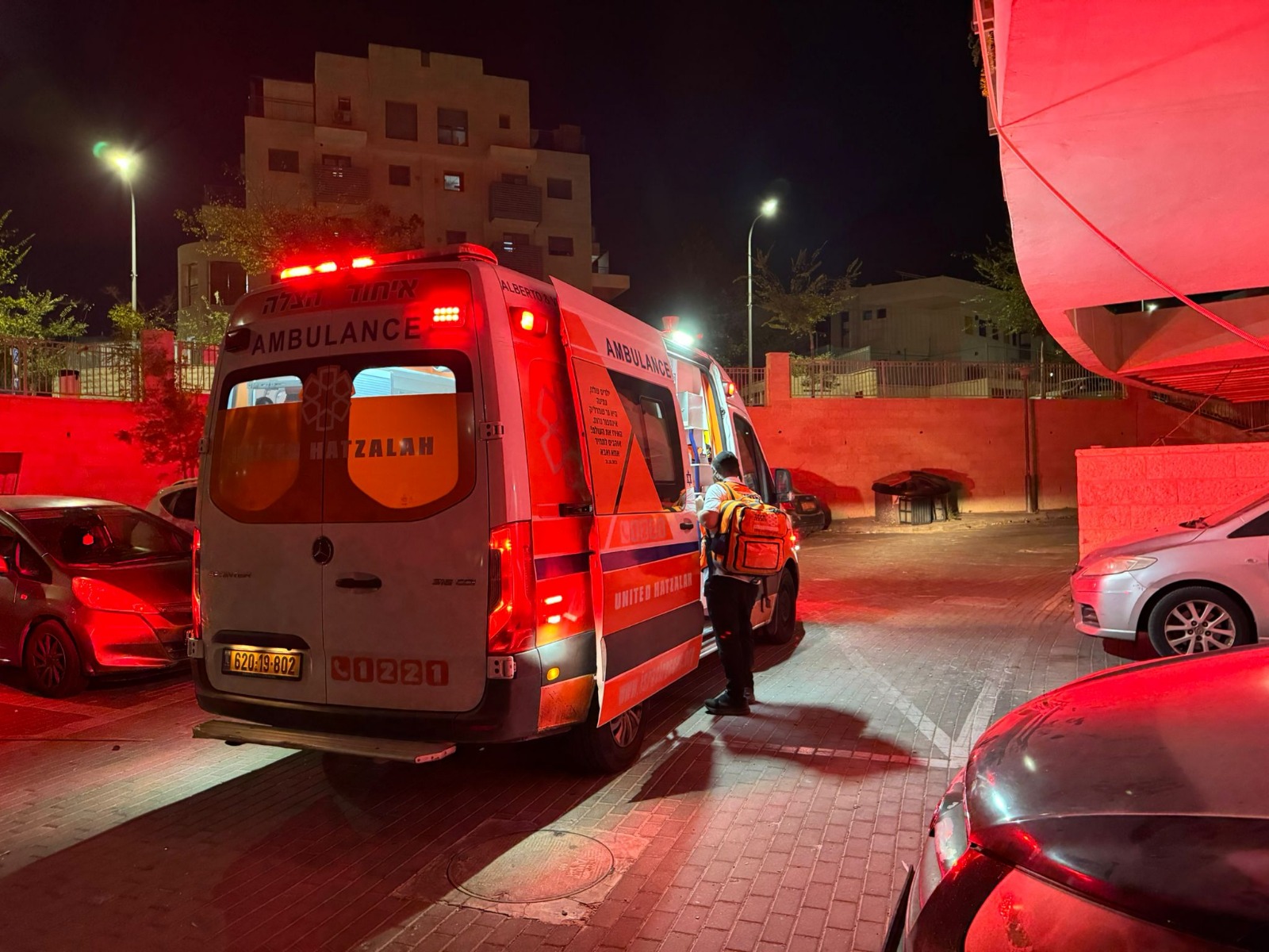 מערכת "אחלה ניוז" עם הדיווח הבא צילום: דוברות איחוד הצלה