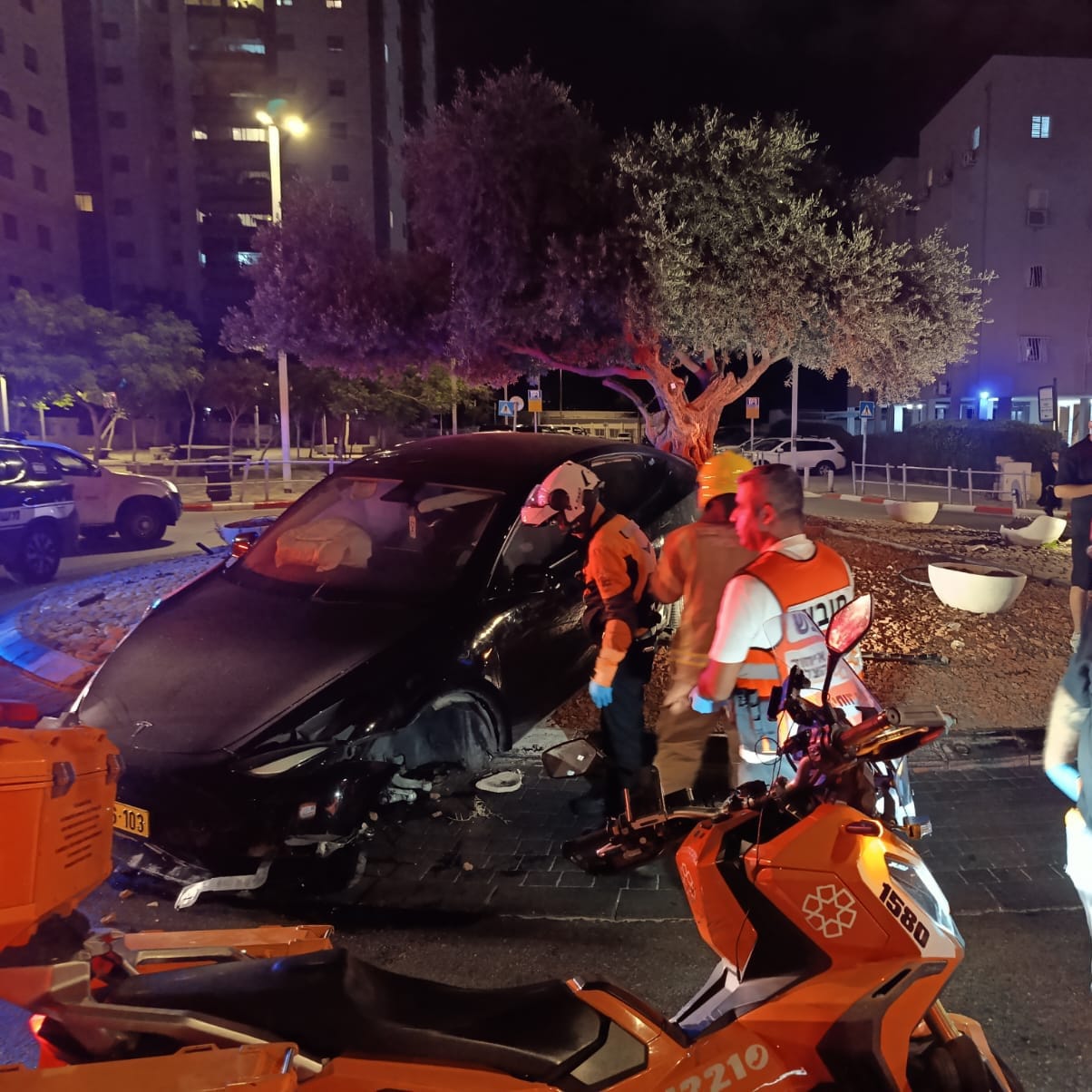 מערכת "אחלה ניוז" עם הדיווח הבא צילום: דוברות איחוד הצלה