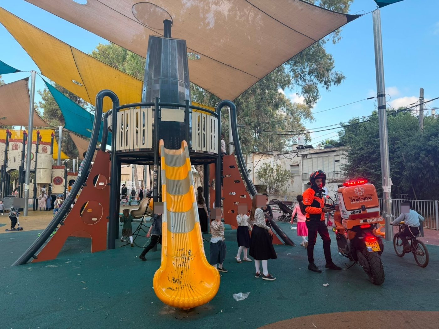מערכת "אחלה ניוז" עם הדיווח הבא צילום: דוברות איחוד הצלה