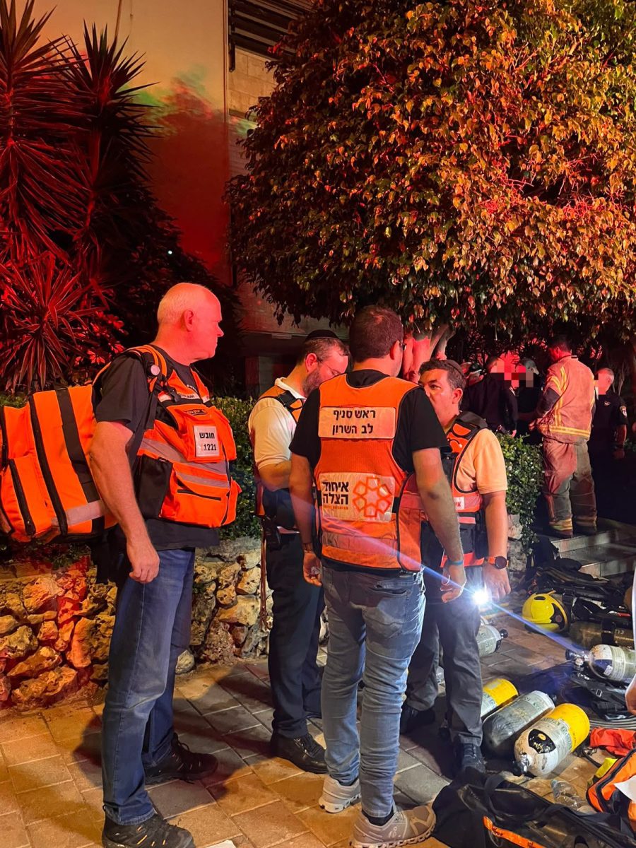 מערכת "אחלה ניוז" עם הדיווח הבא צילום: דוברות איחוד הצלה