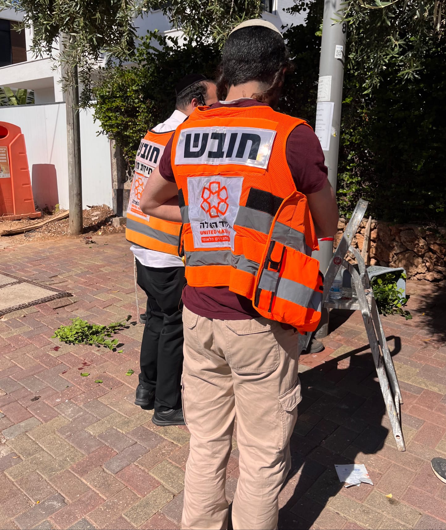 מערכת "אחלה ניוז" עם הדיווח הבא צילום: דוברות איחוד הצלה