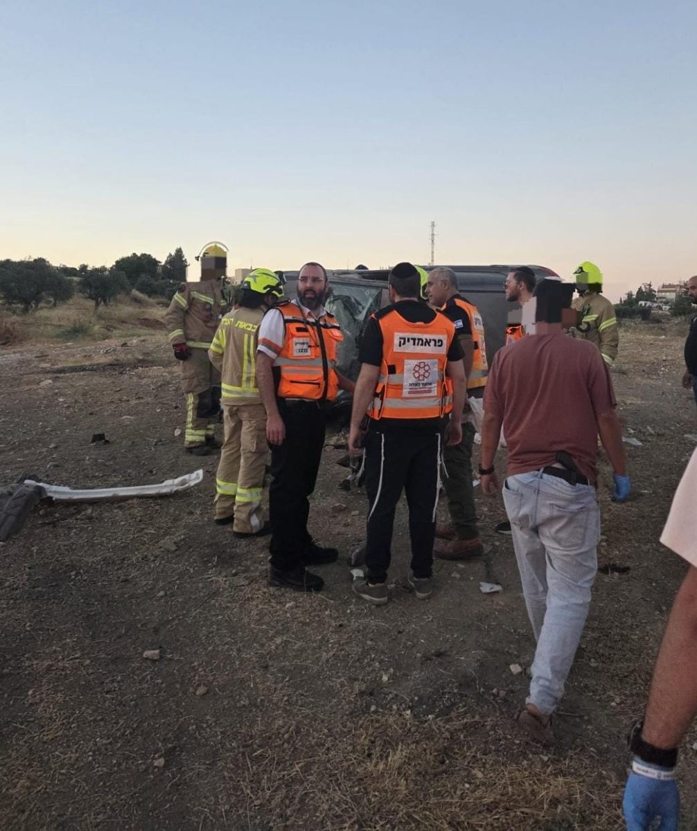 מערכת "אחלה ניוז" עם הדיווח הבא צילום: דוברות איחוד הצלה