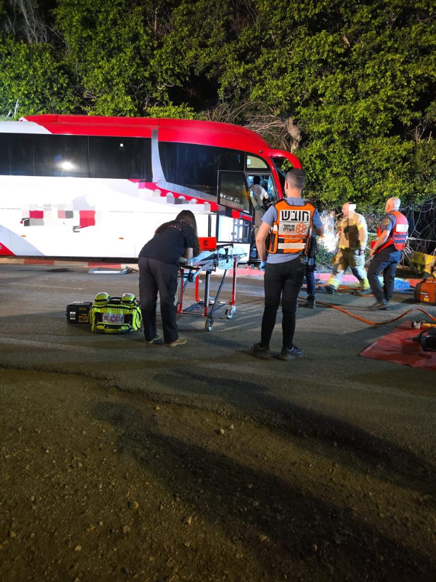 מערכת "אחלה ניוז" עם הדיווח הבא צילום: דוברות איחוד הצלה