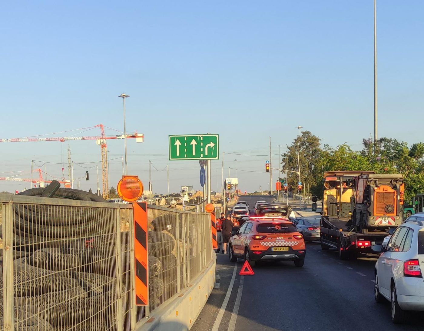 מערכת "אחלה ניוז" עם הדיווח הבא צילום: דוברות איחוד הצלה
