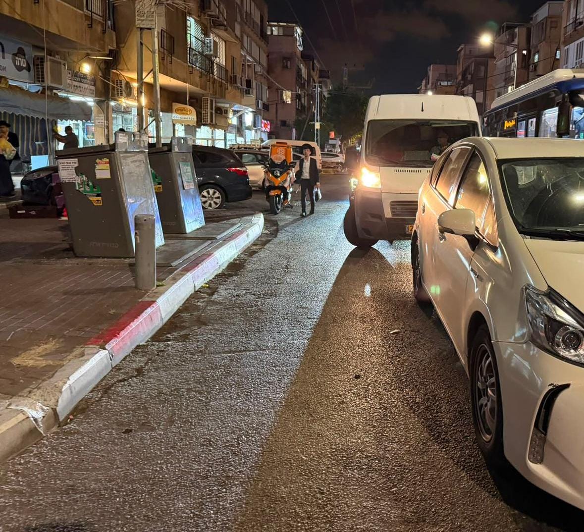 מערכת "אחלה ניוז" עם הדיווח הבא צילום: דוברות איחוד הצלה