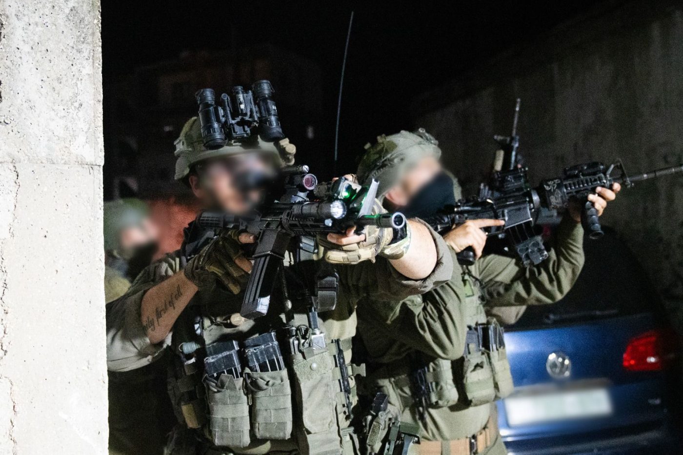 מערכת "אחלה ניוז" עם הדיווח הבא צילום: דובר צה"ל