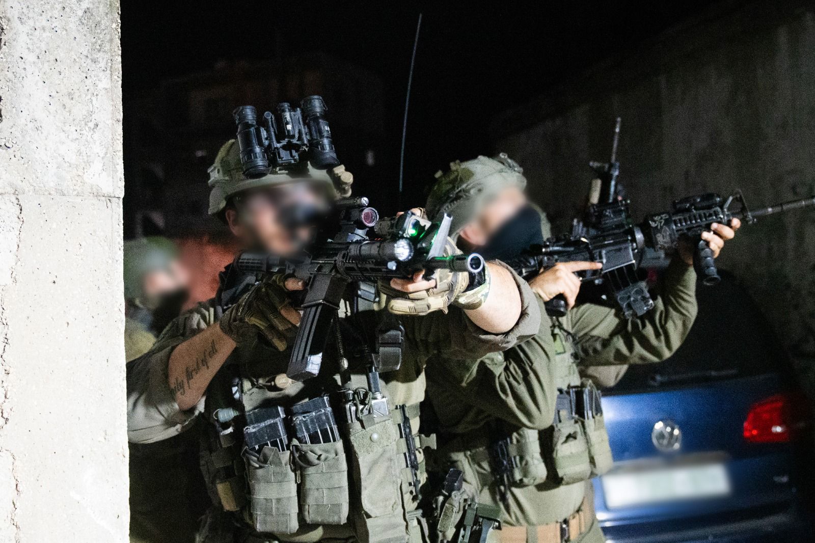 מערכת "אחלה ניוז" עם הדיווח הבא צילום: דובר צה"ל