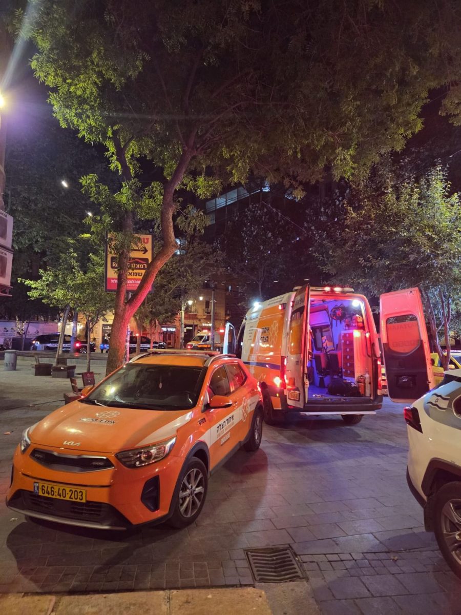 מערכת "אחלה ניוז" עם הדיווח הבא צילום: דוברות איחוד הצלה