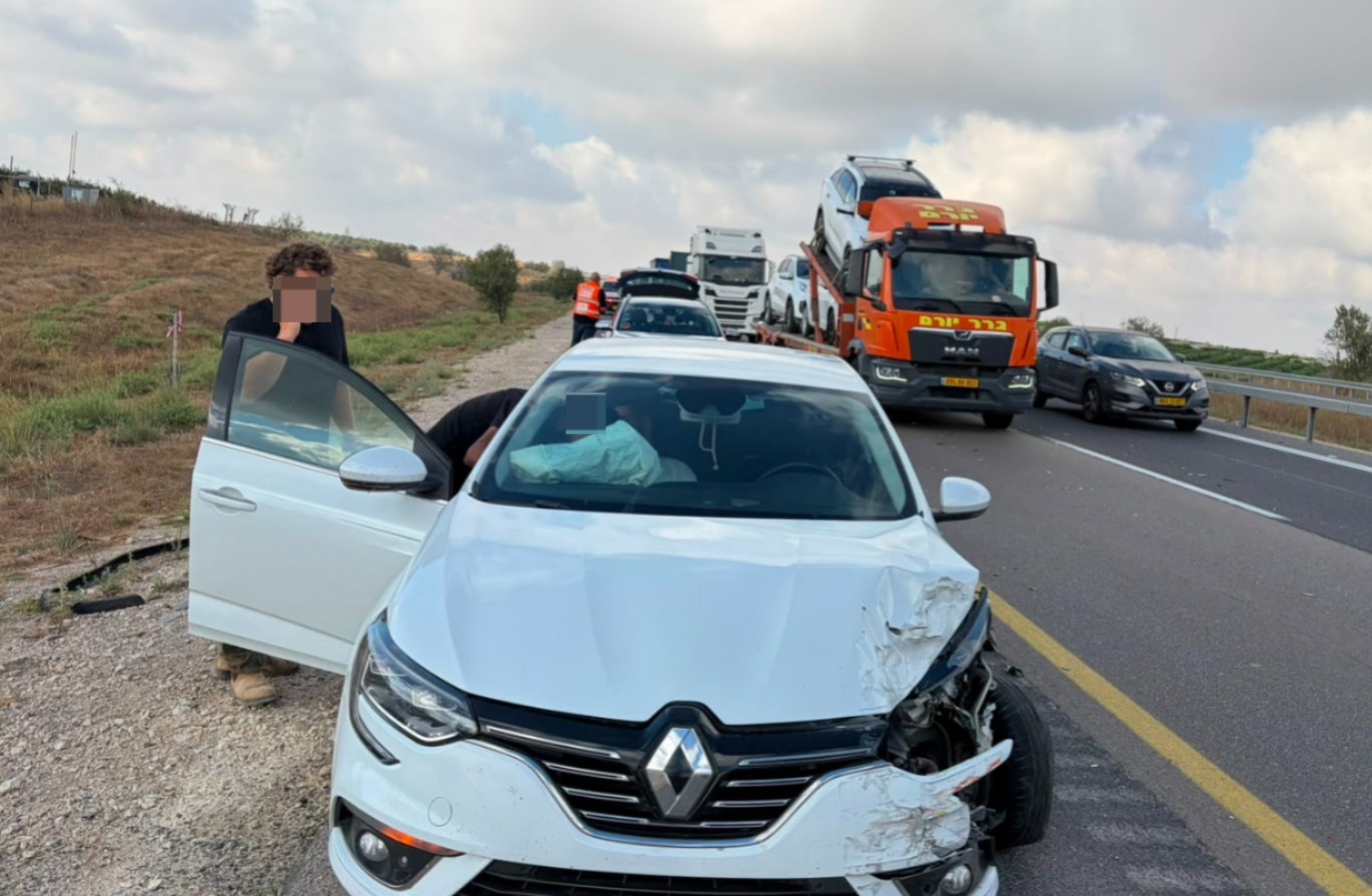 מערכת "אחלה ניוז" עם הדיווח הבא צילום: דוברות איחוד הצלה