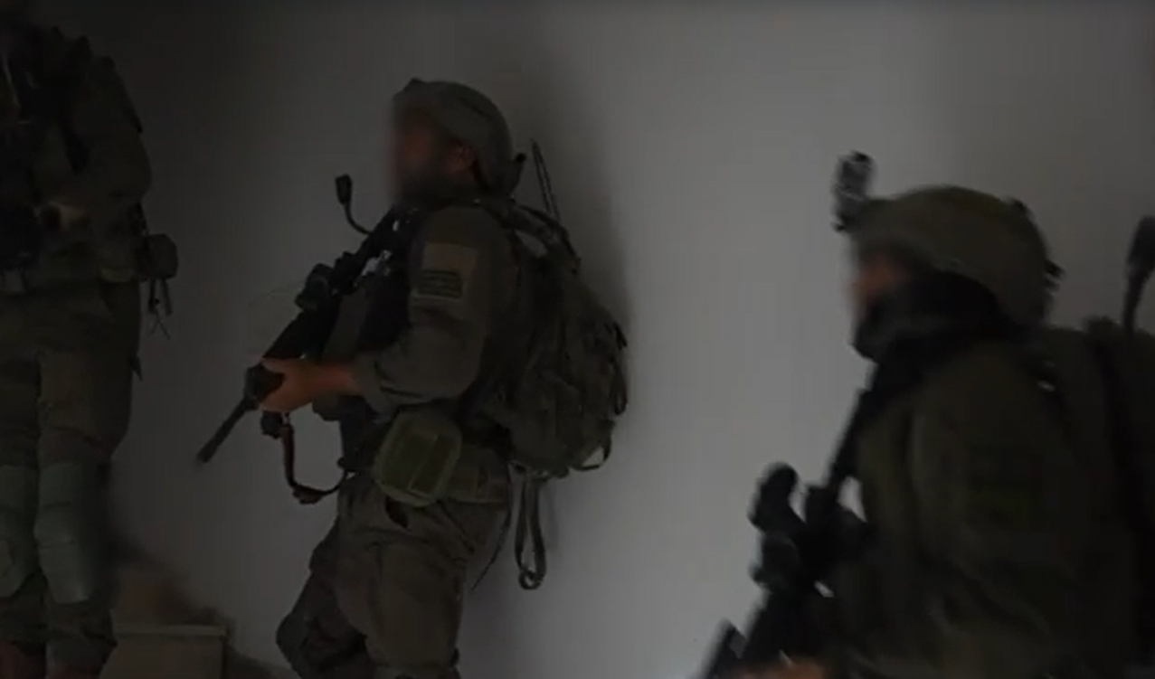 מערכת "אחלה ניוז" עם הדיווח הבא צילום: דובר צה"ל