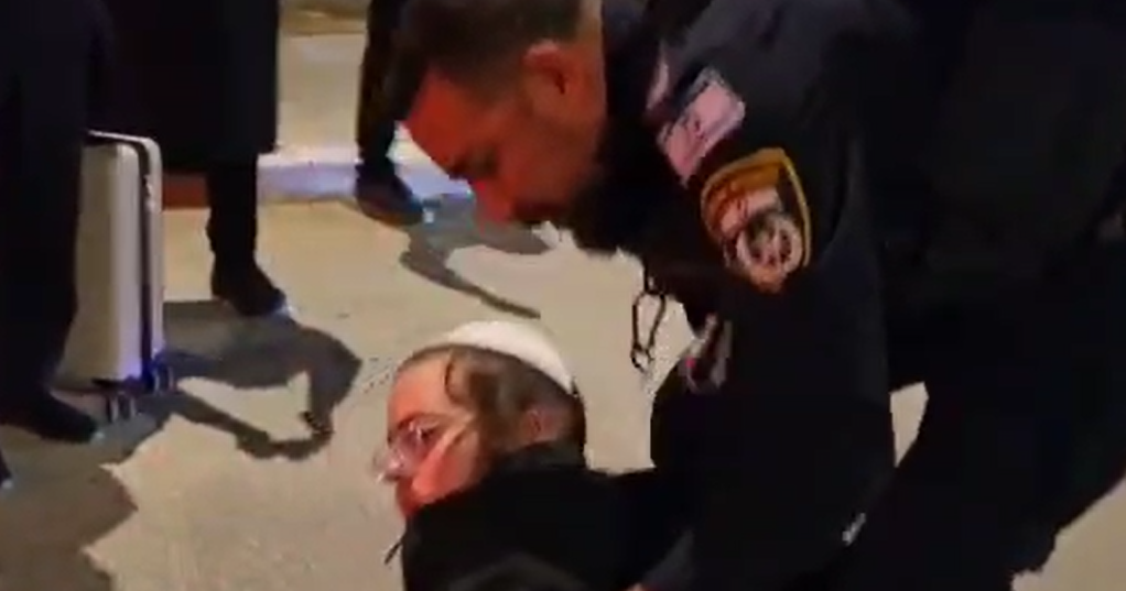מערכת "אחלה ניוז" עם הדיווח הבא צילום: דוברות משטרת ישראל