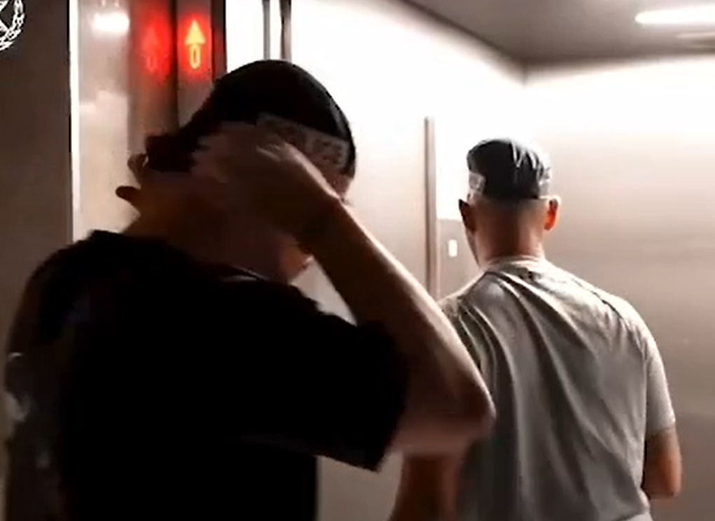 מערכת "אחלה ניוז" עם הדיווח הבא צילום: דוברות משטרת ישראל