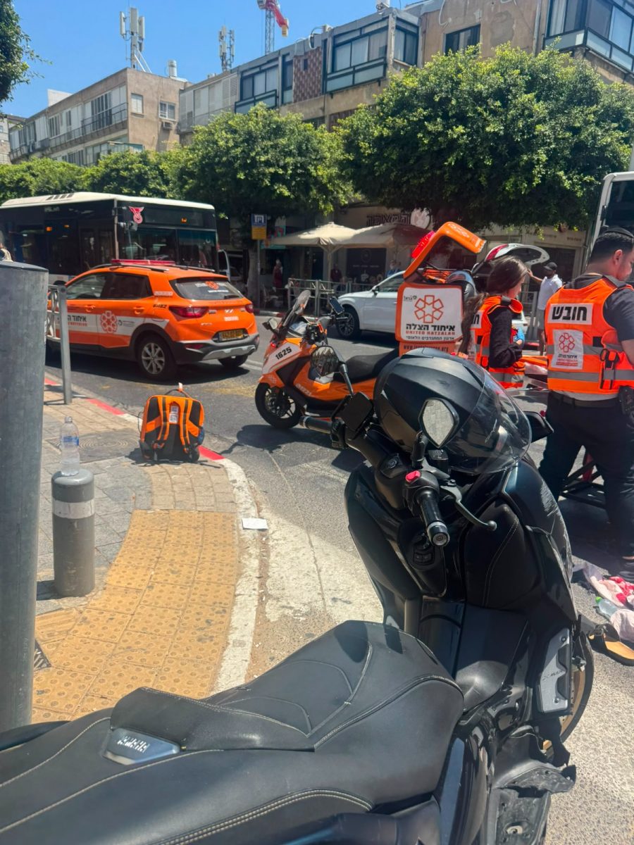מערכת "אחלה ניוז" עם הדיווח הבא צילום: דוברות איחוד הצלה