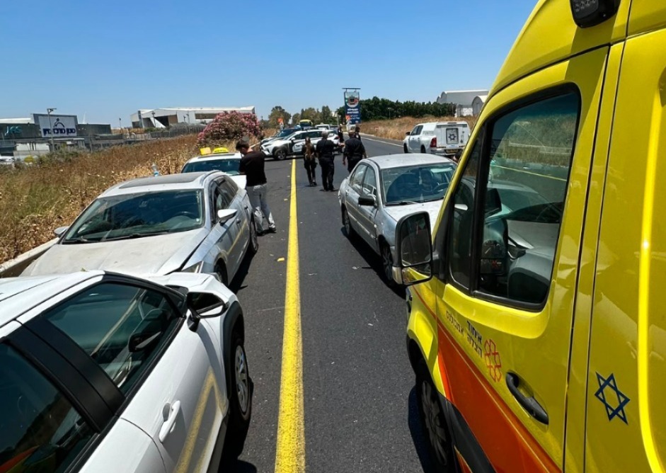מערכת "אחלה ניוז" עם הדיווח הבא צילום: דוברות איחוד הצלה