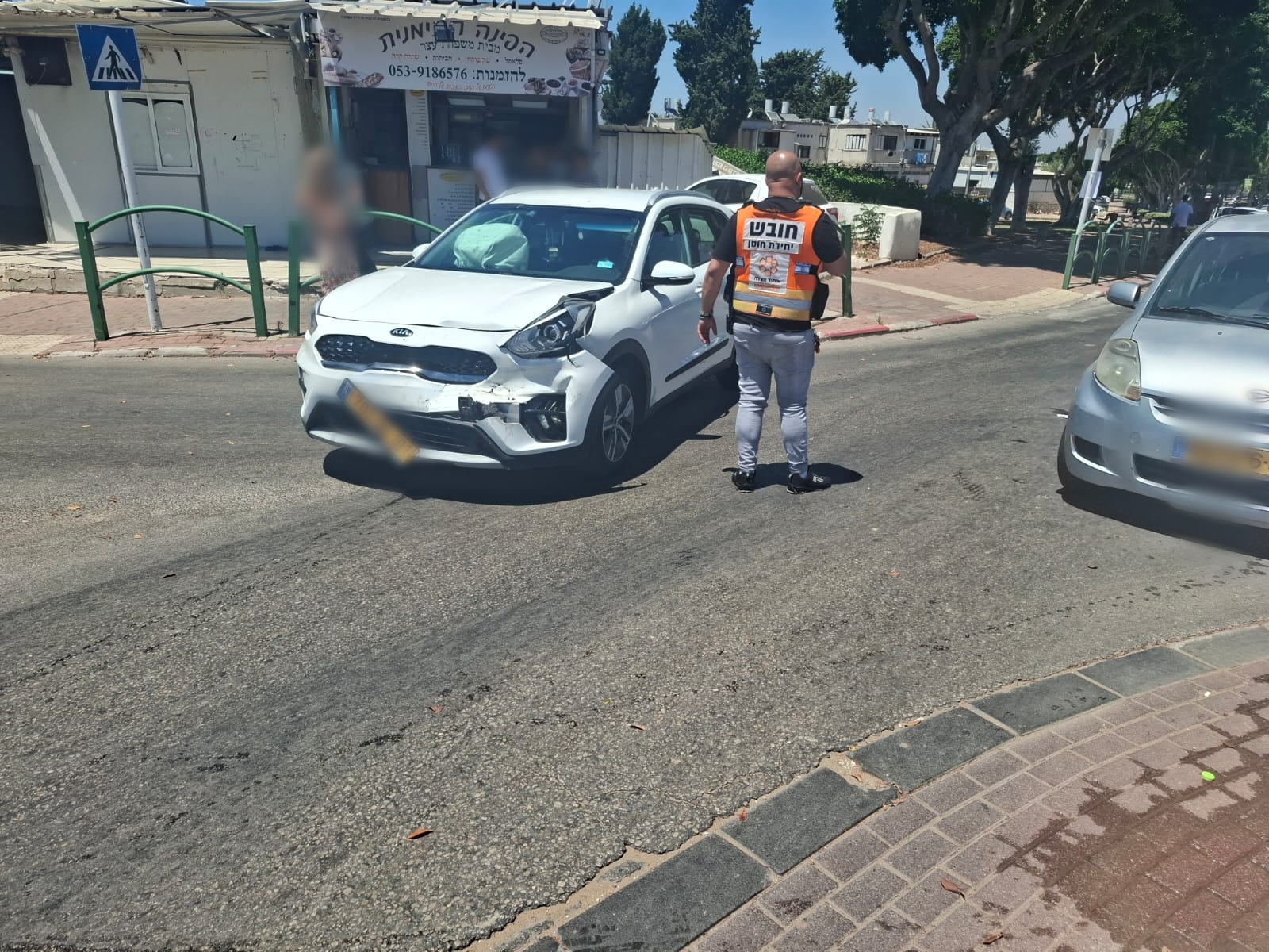 מערכת "אחלה ניוז" עם הדיווח הבא צילום: דוברות איחוד הצלה