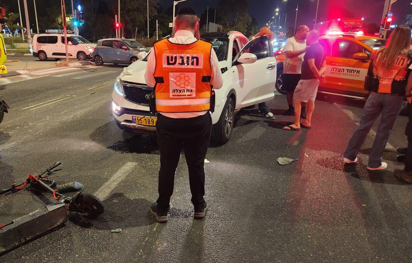 מערכת "אחלה ניוז" עם הדיווח הבא צילום: דוברות איחוד הצלה