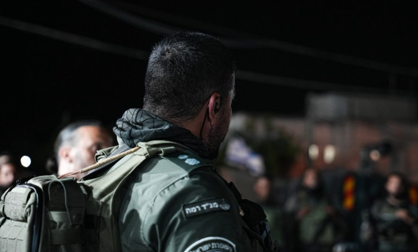  מערכת "אחלה ניוז"  צילום: דוברות משטרת ישראל