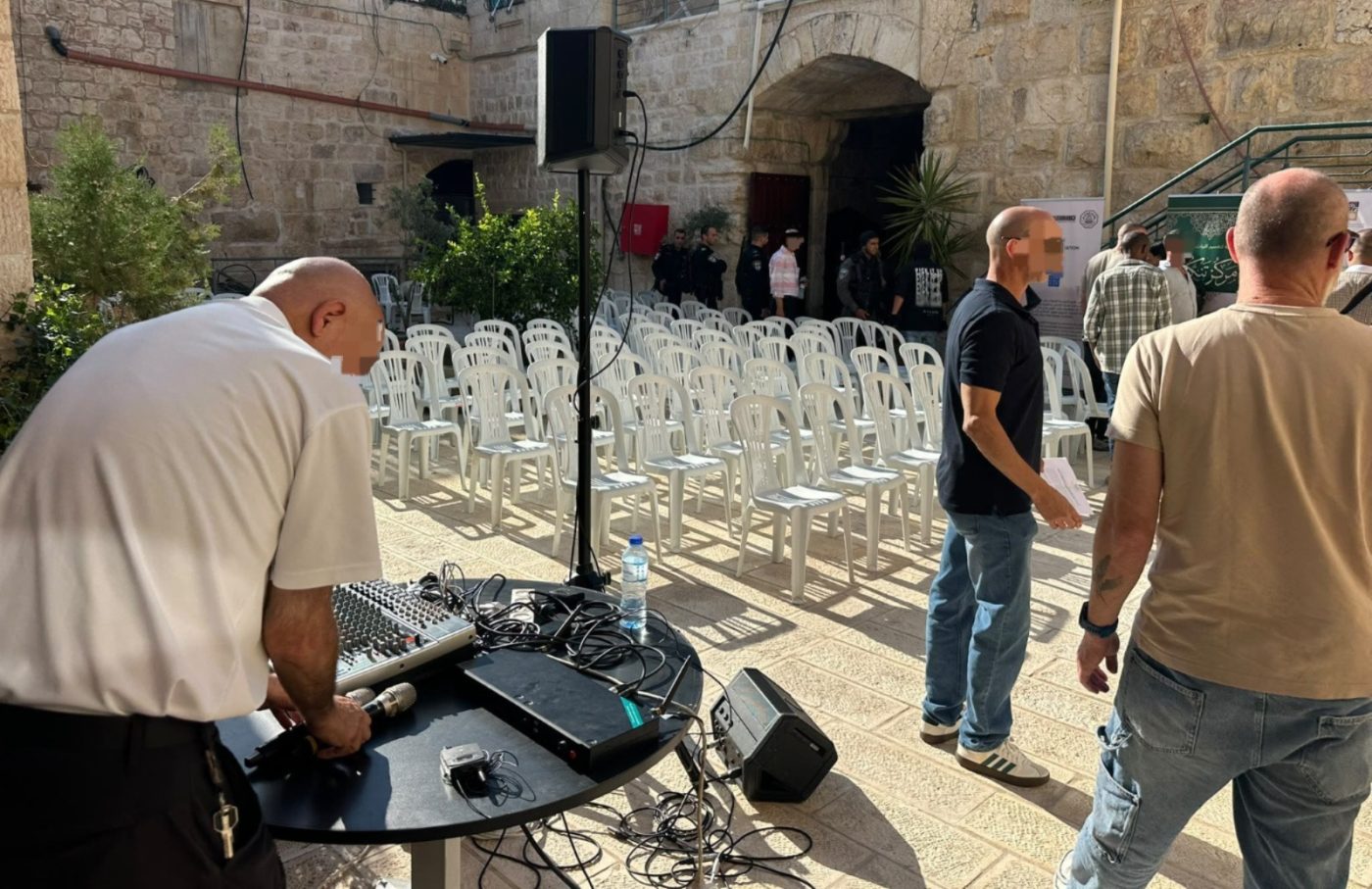  מערכת "אחלה ניוז"  צילום: דוברות משטרת ישראל